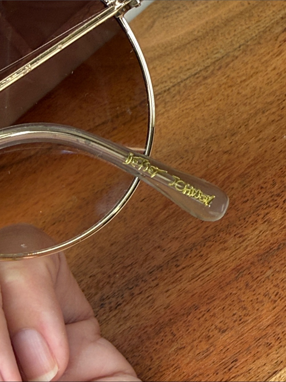 ✨ BETSEY JOHNSON ROUND SUNGLASSES ✨ - Picture 3 of 6
